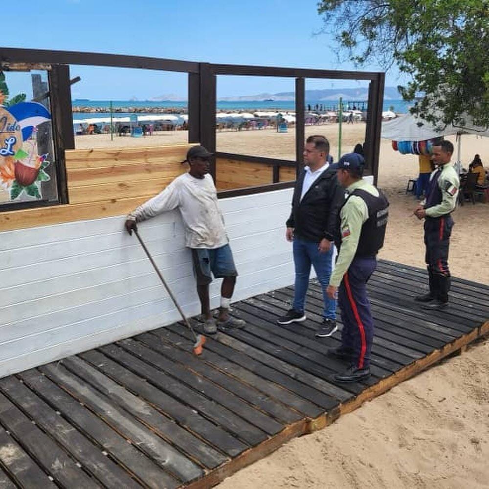 Alcaldía de Lechería paralizó obras en Playa Lido por incumplimiento de permisos