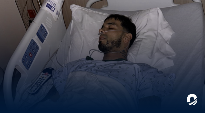 El cantante Anuel AA, fue operado de "vida o muerte".