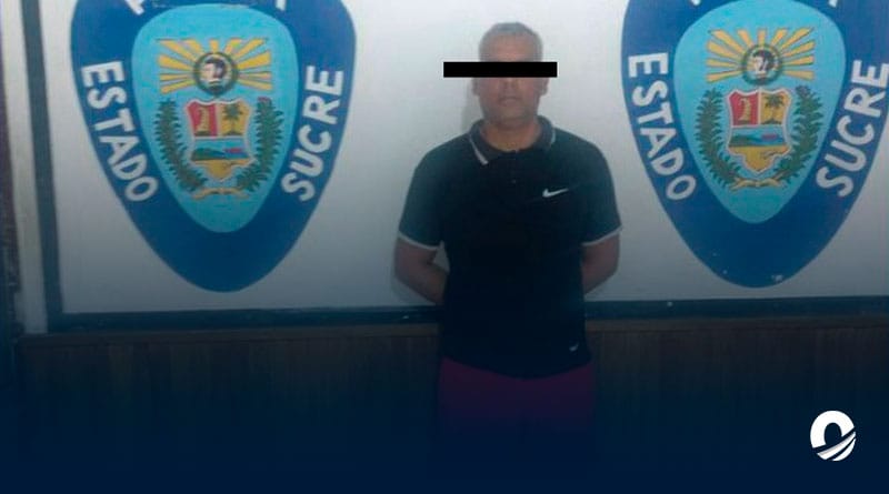 Detenido oficial de policía por agredir a un hombre durante una inspección