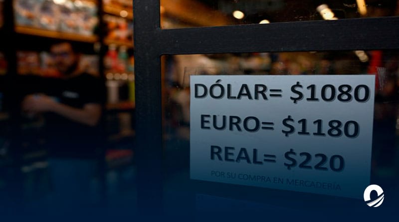 Gobierno argentino devaluó en un 50% su moneda
