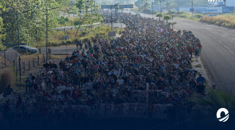 Miles de migrantes partieron de la frontera de México rumbo a los Estados Unidos