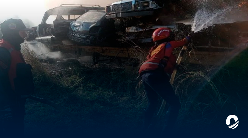 Incendio afectó alrededor de 70 vehículos en estacionamiento de Aragua