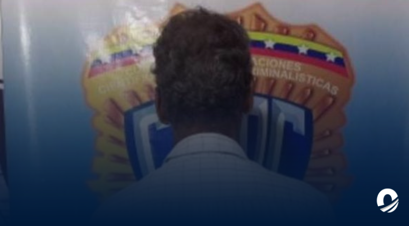Hombre fue detenido por grabar a su vecina en el baño