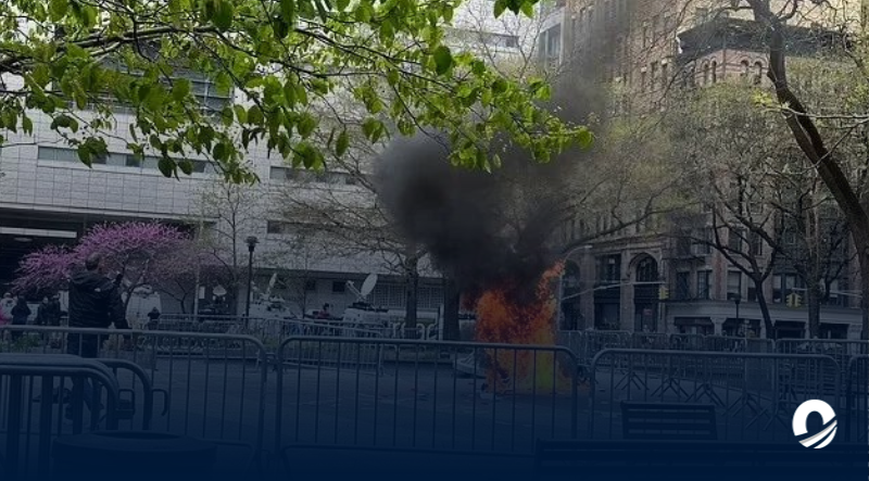 Hombre se prendió en fuego frente al tribunal donde se juzga a Donal Trump en Nueva York
