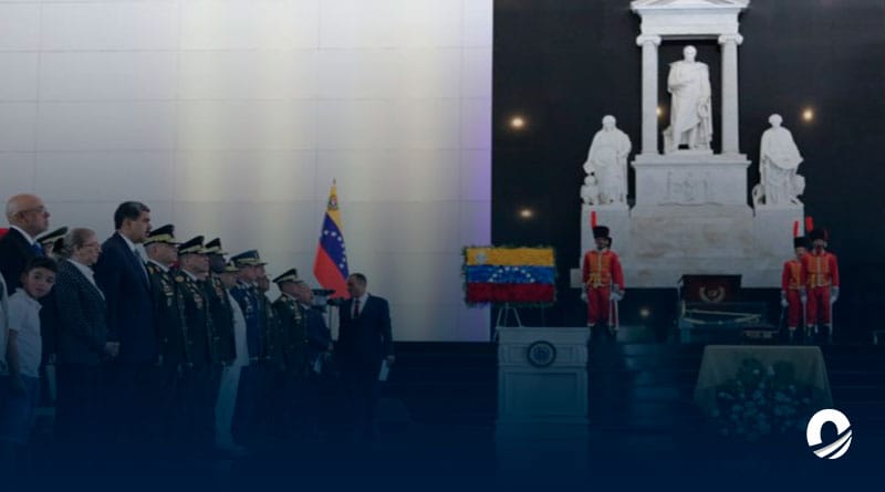 Restos de Cristóbal Mendoza fueron trasladados al Panteón Nacional