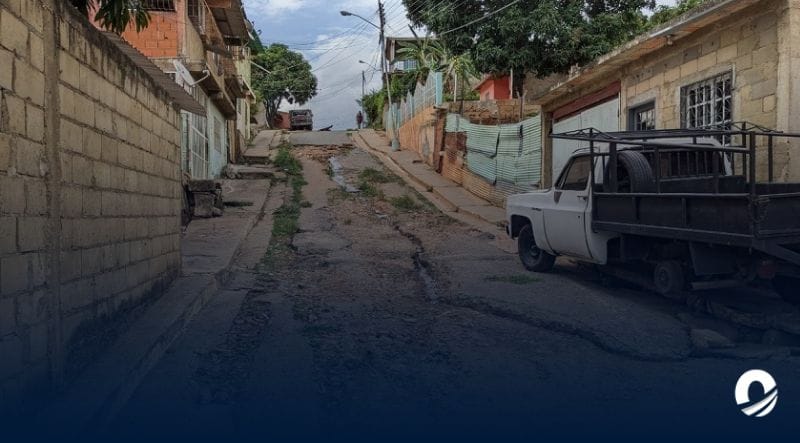 ANZOÁTEGUI| Habitantes de Barrio Universitario denuncian el mal estado de las calles