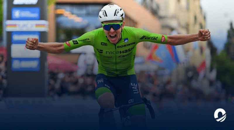 Tadej Pogacar se coronó campeón del mundo en ciclismo de ruta