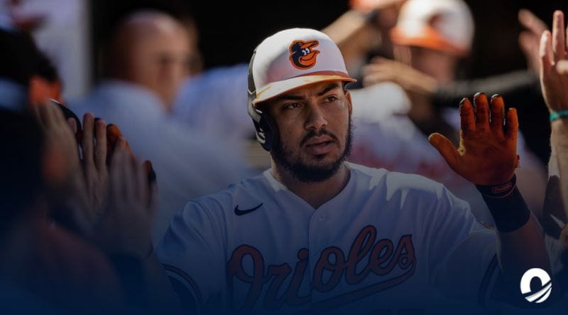 Anthony Santander fue galardonado con el Premio Luis Aparicio 2024