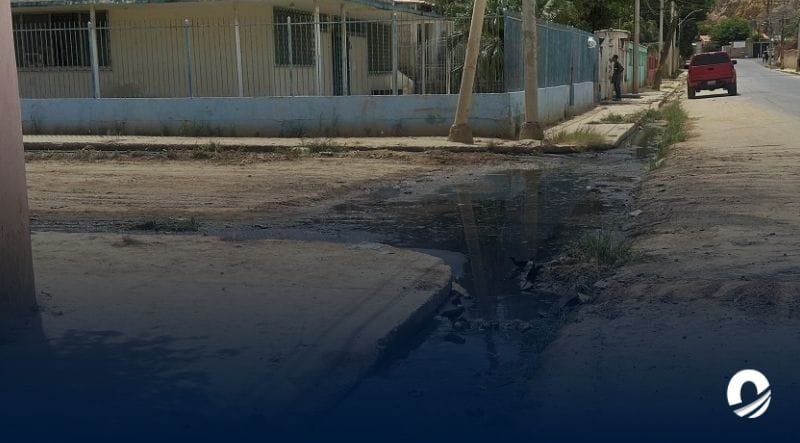 SUCRE | Residentes de la avenida Rómulo Gallegos denunciaron desbordamiento de aguas residuales