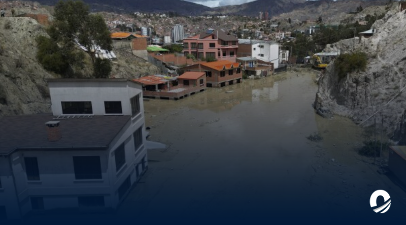 Varias viviendas resultaron anegadas tras avalancha de lodo en Bolivia