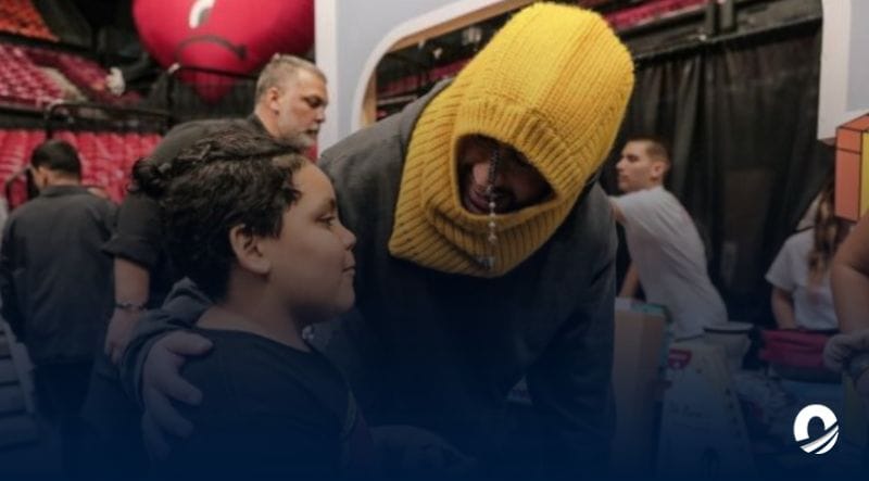 Bad Bunny regaló juguetes a niños de Puerto Rico por navidad