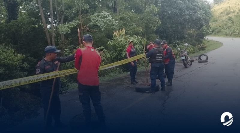 SUCRE | Deslizamiento de tierra en la Troncal 9 restringe el tránsito vehicular hacia Paria 