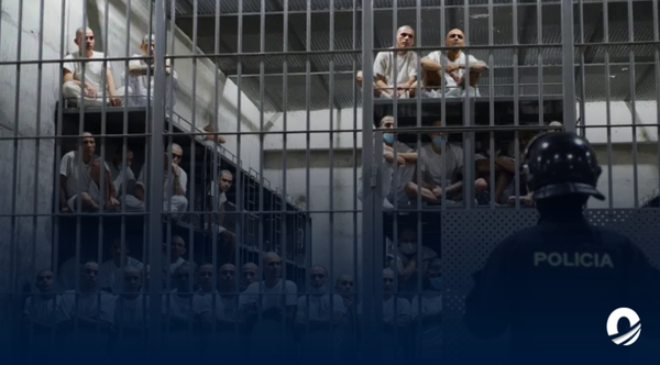 Video desde el interior del Cecot en El Salvador fue difundido en redes sociales