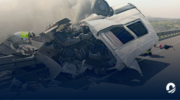 Al menos 21 personas fallecieron en un accidente de transito en México