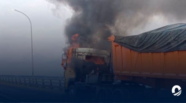 Se incendió un camión de carga pesada en el puente Rafael Urdaneta del estado Zulia