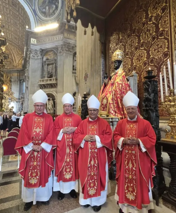 Cuatro arzobispos venezolanos recibieron los Sagrados Palios de manos del Papa León XIV