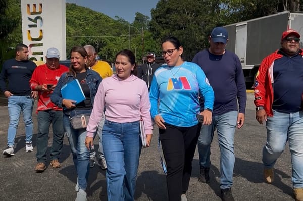Sucre | Gobernadora de Sucre inspeccionó fallas de borde en vía hacia Anzoátegui