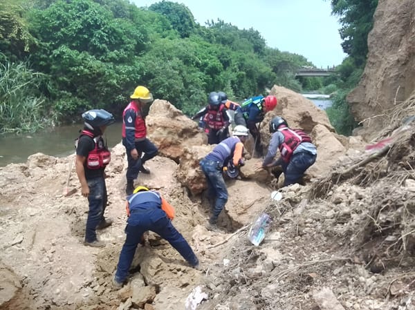 Hombre murió tras quedar tapiado mientras recolectaba chatarra en una quebrada en Lara