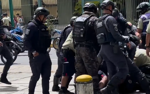 Funcionarios de la PNB y PoliChacao protagonizaron trifulca en Caracas