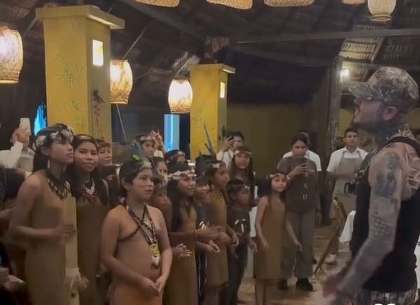 Farruko cantó junto a la Sinfónica Coral de Canaima