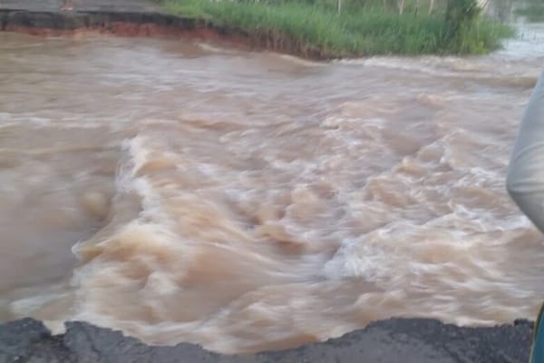 Crecida del río Sarare en Apure provocó el colapso de un puente que unía a varias comunidades