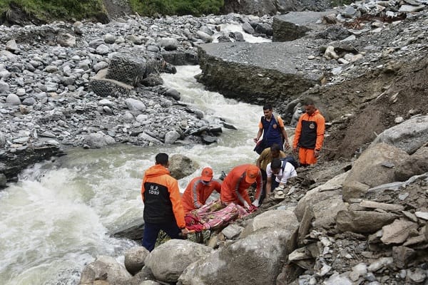 Inundaciones en India han dejado tres muertos y más de una docena de desaparecidos