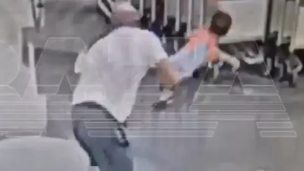 Niño terminó en coma tras ser arrojado contra el suelo por un turista en Rusia