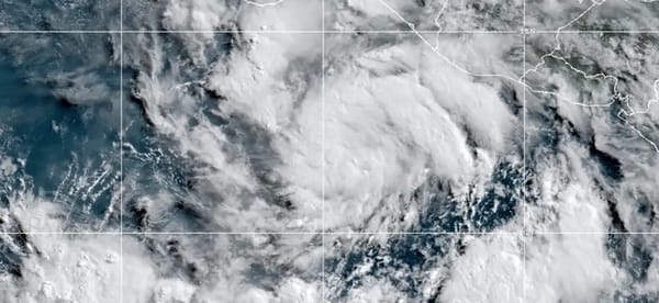 Tormenta tropical Erick se conviertió en huracán rumbo a México