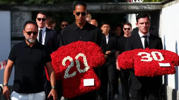 Familiares y figuras del fútbol dieron el último adiós a Diogo Jota en Portugal