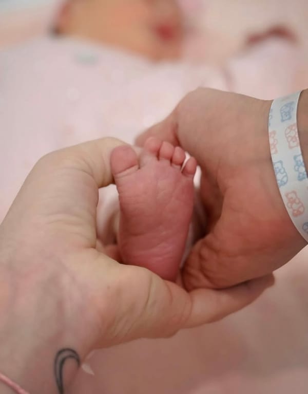 Lele Pons y Guaynaa anunciaron el nacimiento de su primer bebé