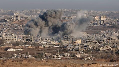 Israel bombardeó escuela en Gaza que albergaba a más de 12.000 desplazados