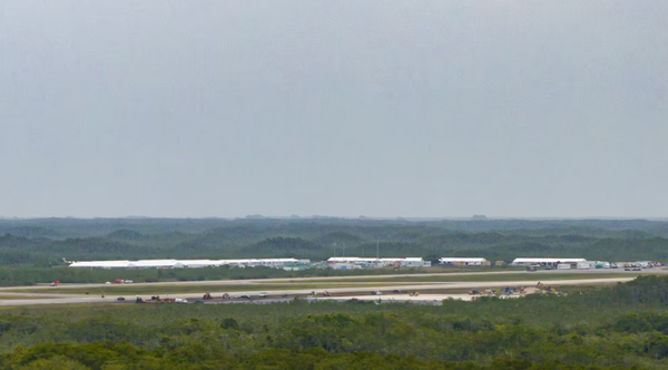 Revelaron las primeras imágenes del interior del centro de detención «Alligator Alcatraz»