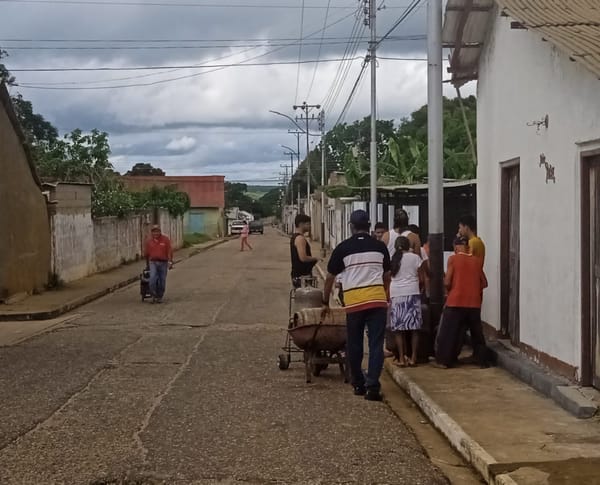 Anzoátegui | Vecinos de Santa Rosa denunciaron aumento en precios de bombonas de gas
