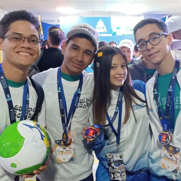 Jóvenes sucrenses obtuvieron el primer puesto en Olimpiadas de Robótica Creativa