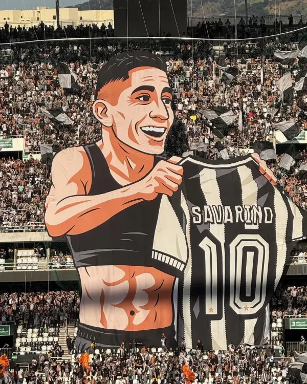 Fanáticos de Botafogo rindieron homenaje a Jefferson Savarino durante un partido