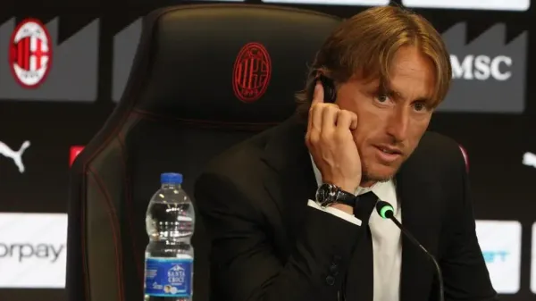 Luka Modric fue presentado oficialmente como jugador de Milan
