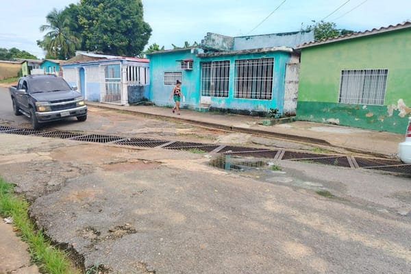 MONAGAS | Habitantes de Campo Ayacucho en Maturín denuncian en desbordamiento de aguas negras