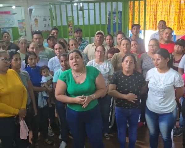 Anzoátegui |  Padres rechazaron cierre del colegio Jacinto Fombona Pachano de Barcelona