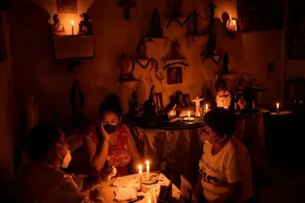 Exorcista católico alertó sobre aumento de ritos esotéricos y sesiones espiritistas en el país