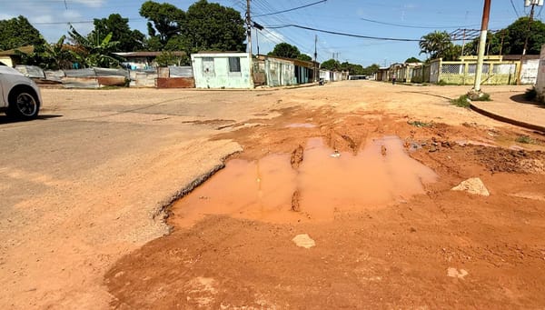 ANZOÁTEGUI | Vecinos de Hernández Parés denuncian años de colapso en red de aguas negras