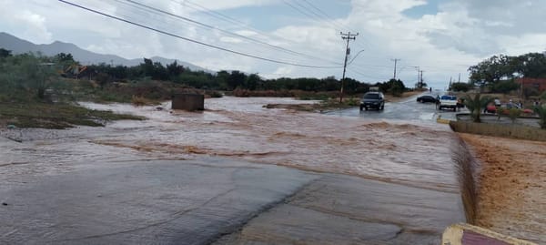 NUEVA ESPARTA | Fuertes lluvias en Macanao provocaron la crecida del río de Robledal