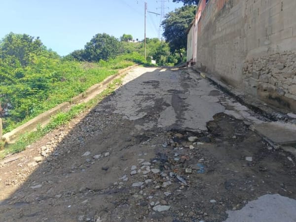 ANZOÁTEGUI | Habitantes de Valle Lindo exigieron mejoras en la vialidad y la electricidad