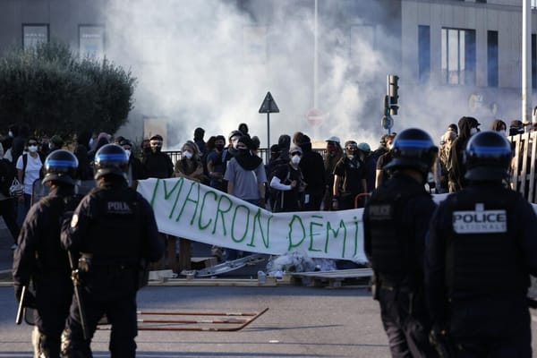 Protestas contra ajustes presupuestarios en Francia dejan cientos de detenidos