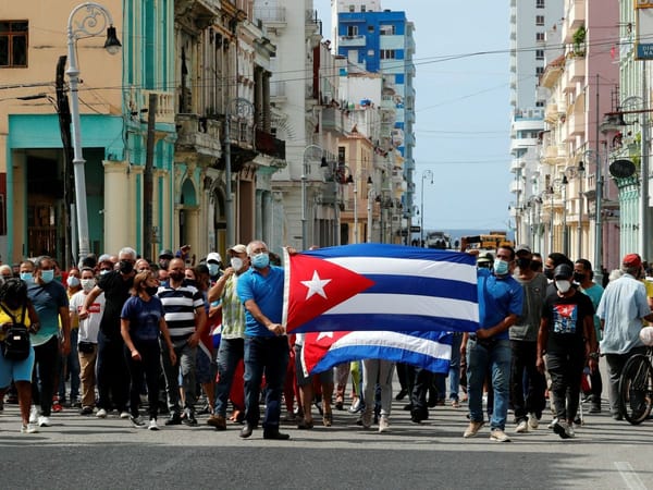 Cubanos protestaron por constantes fallas en la electricidad y otros servicios
