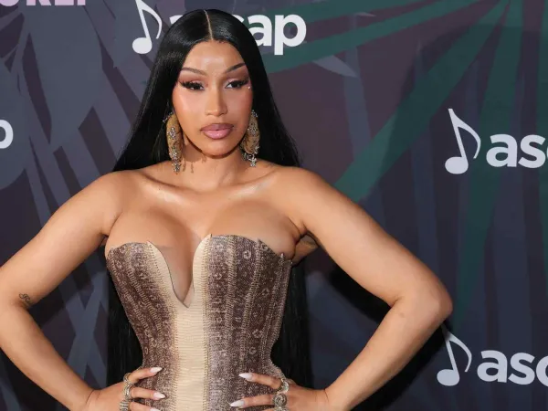 Cardi B anunció que espera un bebé del jugador de la NFL Stefon Diggs