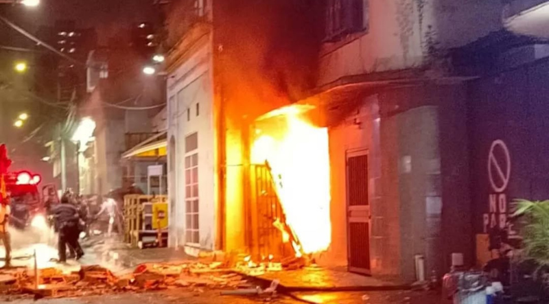 Caracas: Explosión de una bombona de gas provocó incendio y dejó una mujer herida