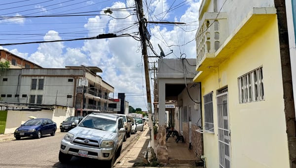 ANZOÁTEGUI | Residentes de Segunda Carrera Norte de El Tigre solicitaron reparación de un poste