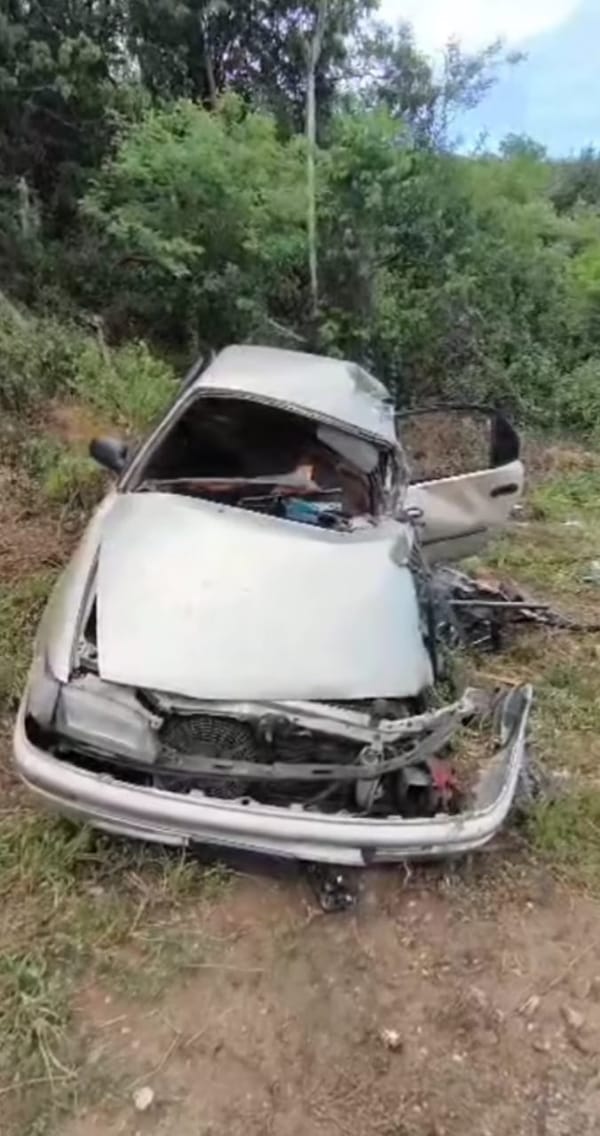 Tres heridos por colisión de dos vehículos en vía Cumaná-Marigüitar