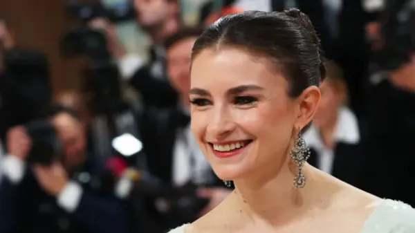 Vogue nombró a Chloe Malle como sucesora de Anna Wintour en su revista estadounidense