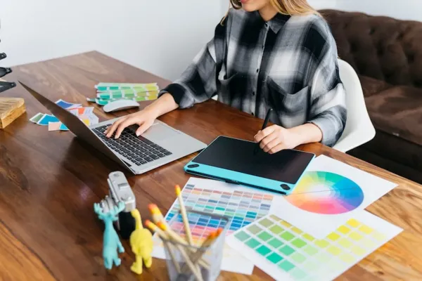 ¿Por qué los jóvenes venezolanos se inclinan más hacia los trabajos remotos? Conoce las razones